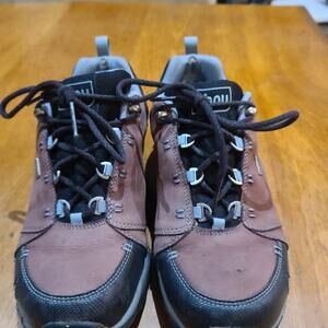 Ahnu Hiking Shoes Womens 8 Montara II In Wine Tasting Low Top Waterproof